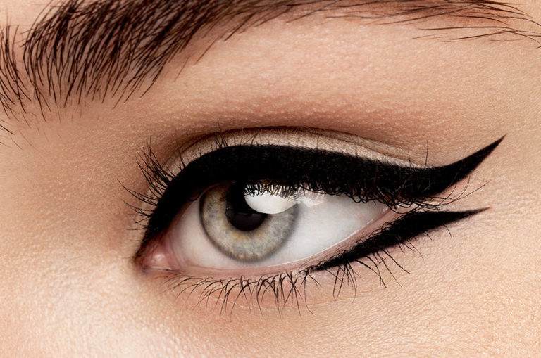 Black eyeliner. Стрелки на глазах. Красивые стрелки. Красивые стрелки на глазах. Необычные стрелки на глазах.